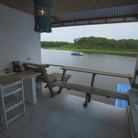 Hotel Pura Natura Riverside Тортугеро Екстериор снимка