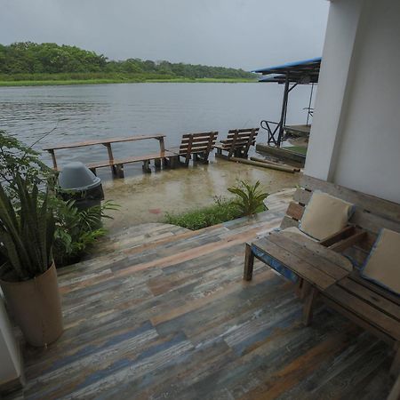 Hotel Pura Natura Riverside Тортугеро Екстериор снимка