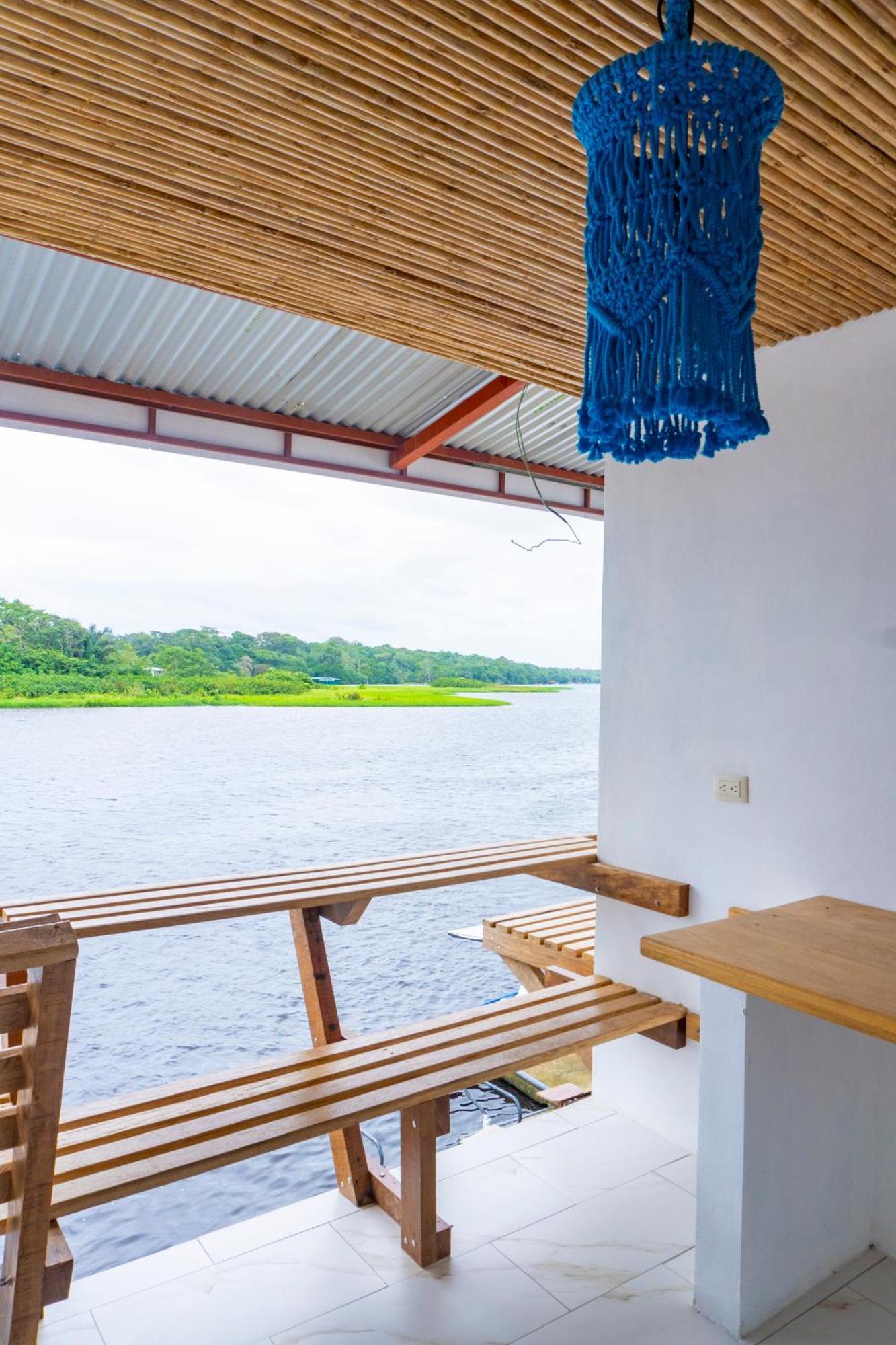Hotel Pura Natura Riverside Тортугеро Екстериор снимка