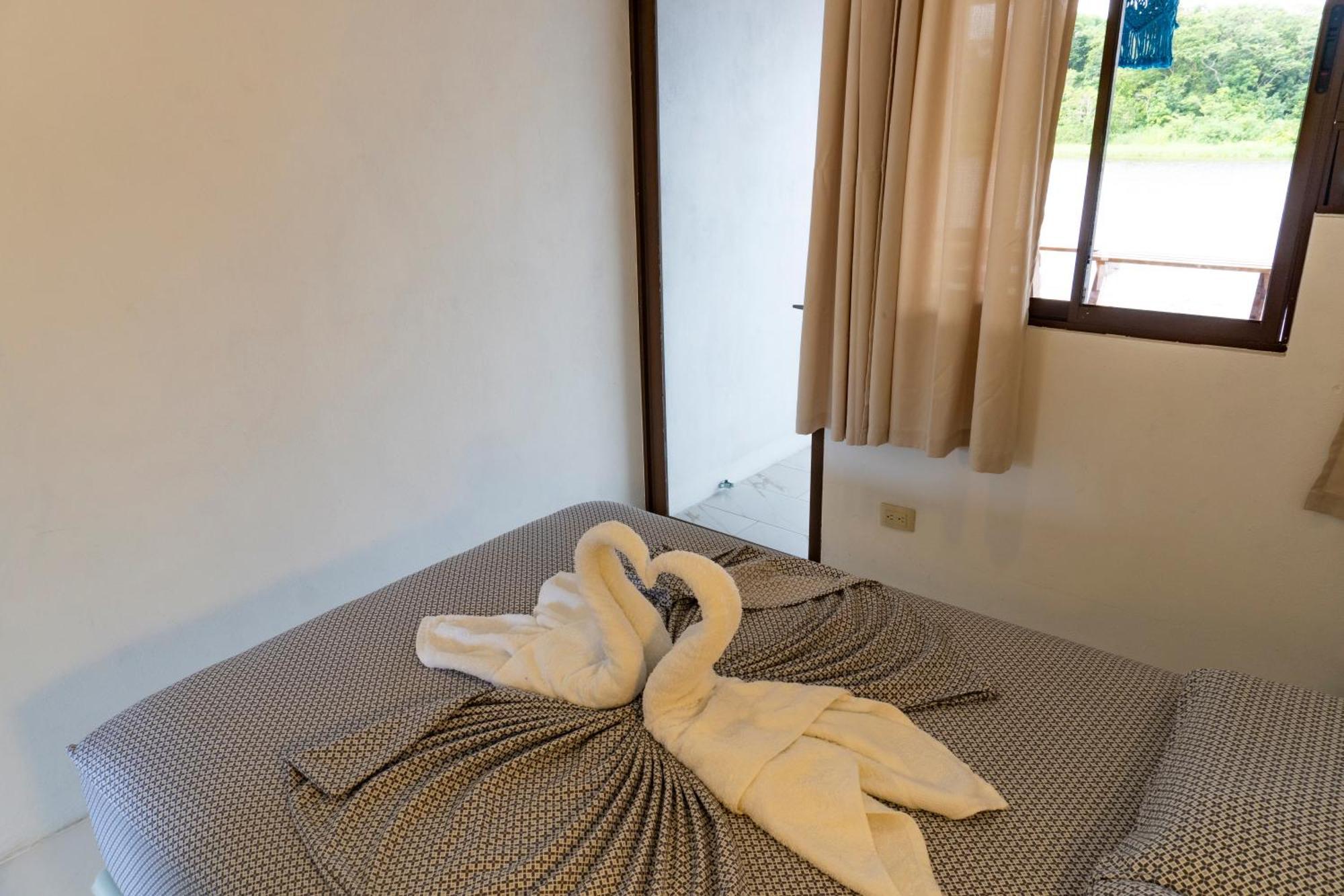 Hotel Pura Natura Riverside Тортугеро Екстериор снимка
