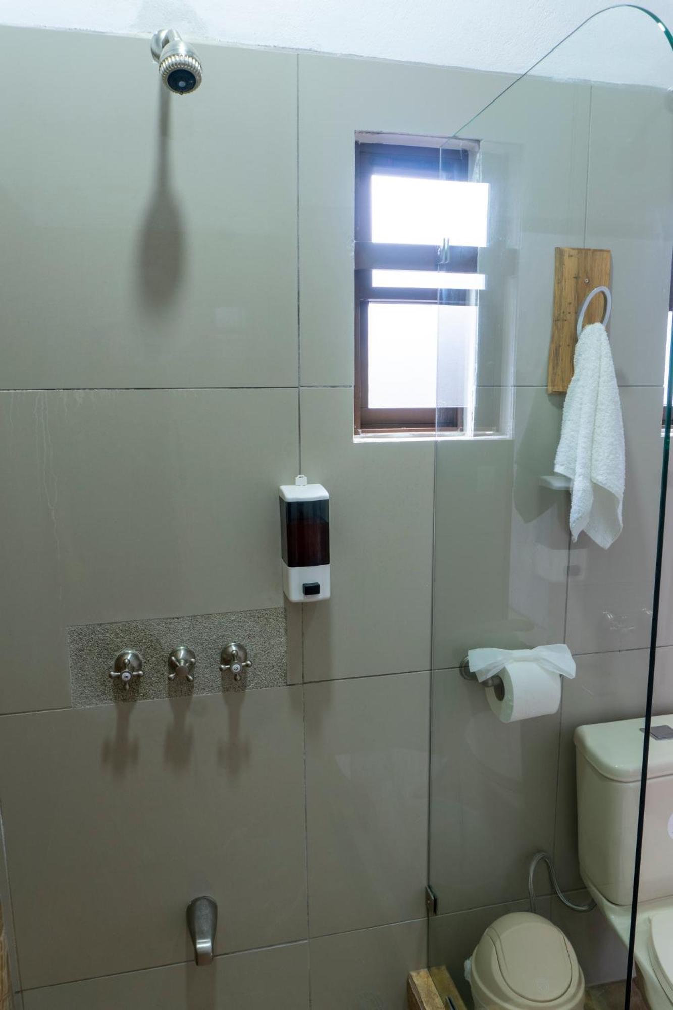 Hotel Pura Natura Riverside Тортугеро Екстериор снимка