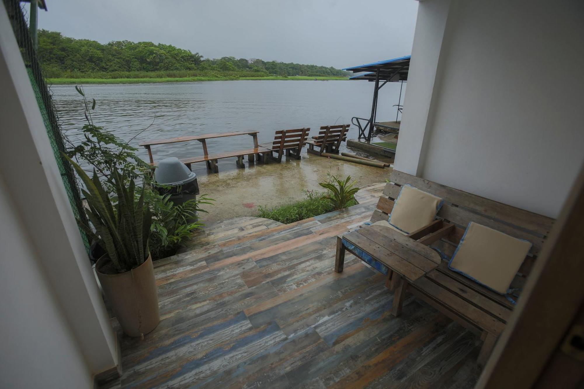 Hotel Pura Natura Riverside Тортугеро Екстериор снимка