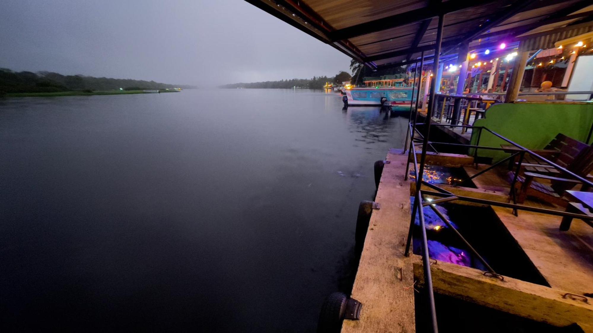 Hotel Pura Natura Riverside Тортугеро Екстериор снимка